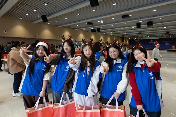 "미리 크리스마스!"… 용산 드래곤즈, 250명 어린이들에 따뜻한 선물