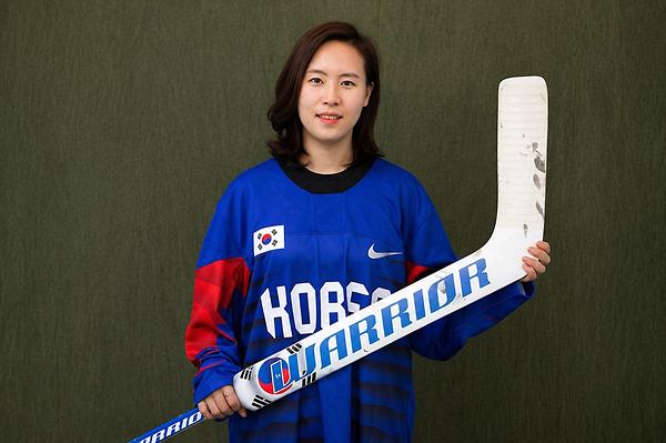 빙판 위 수호신은 멈추지 않는다…한국 여자 아이스하키의 상징, 신소정 코치